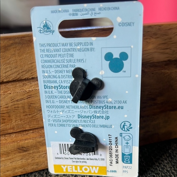 Disney Christmas Mickey Mouse Pin - Picture 2 of 2